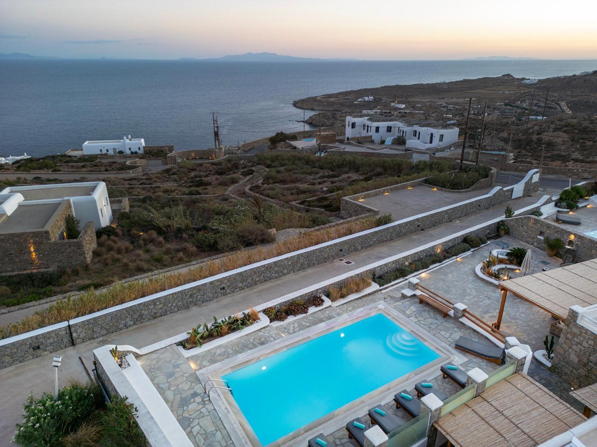 Mando Pool Villas W Sea Views - Five Bedrooms Super Paradise Beach  Exterior photo