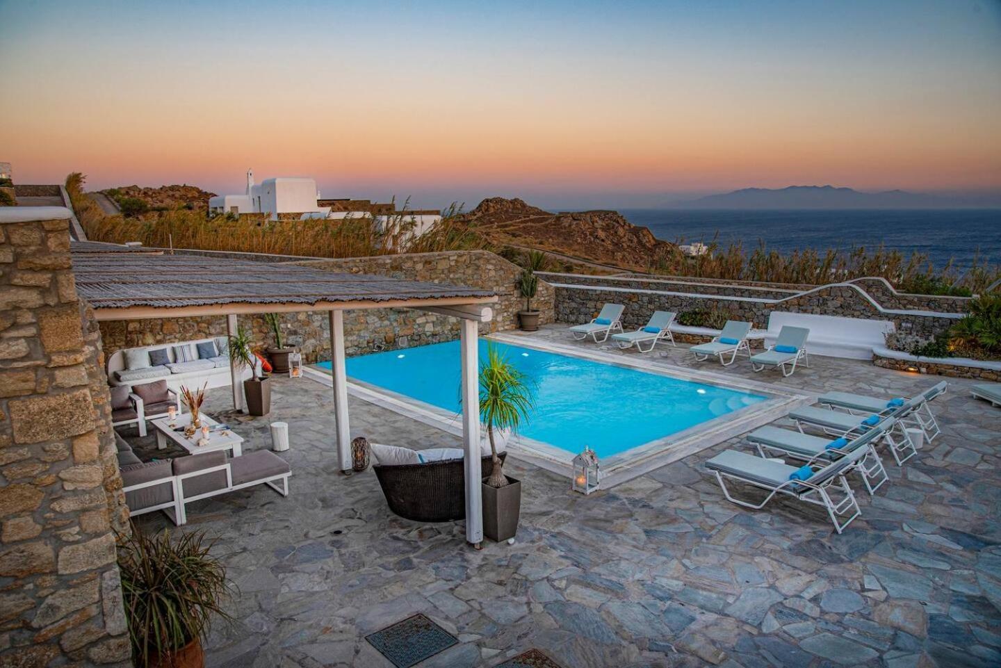 Mando Pool Villas W Sea Views - Five Bedrooms Super Paradise Beach  Exterior photo